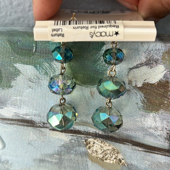 Sparkling blue-green vintage KENNETH COLE earring & stretch bracelet set - Picture 2 of 9